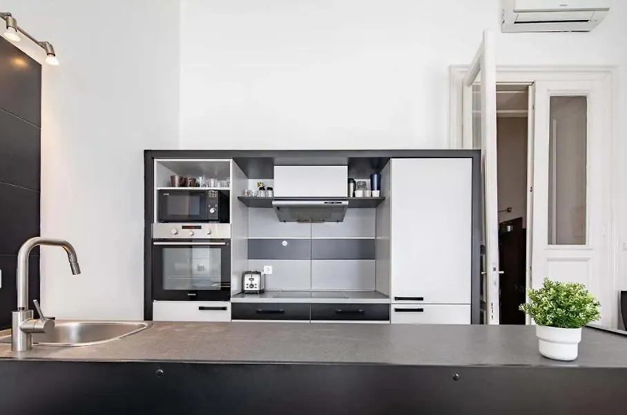 Cityscape Budget Apartments Oktogon Central Budapest