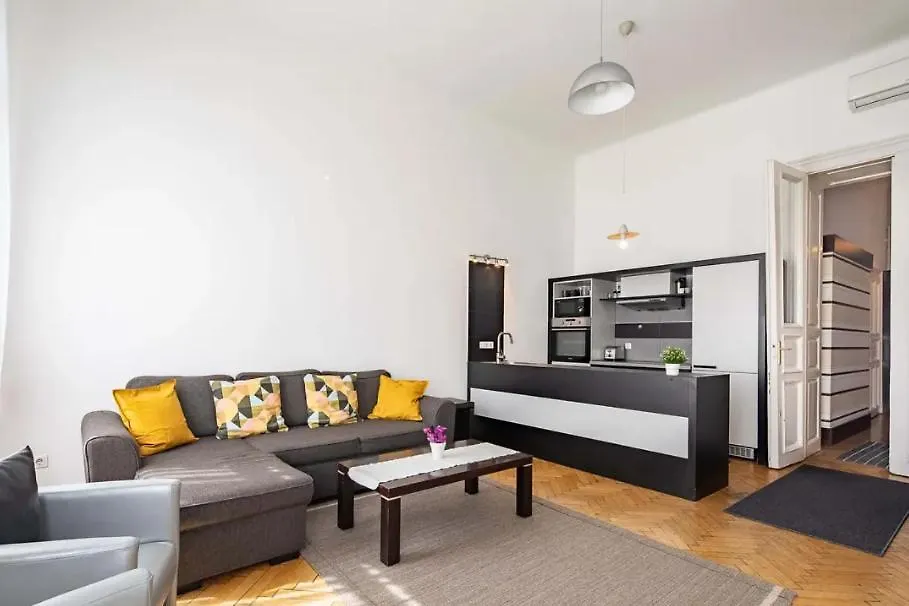 Cityscape Budget Apartments Oktogon Central location